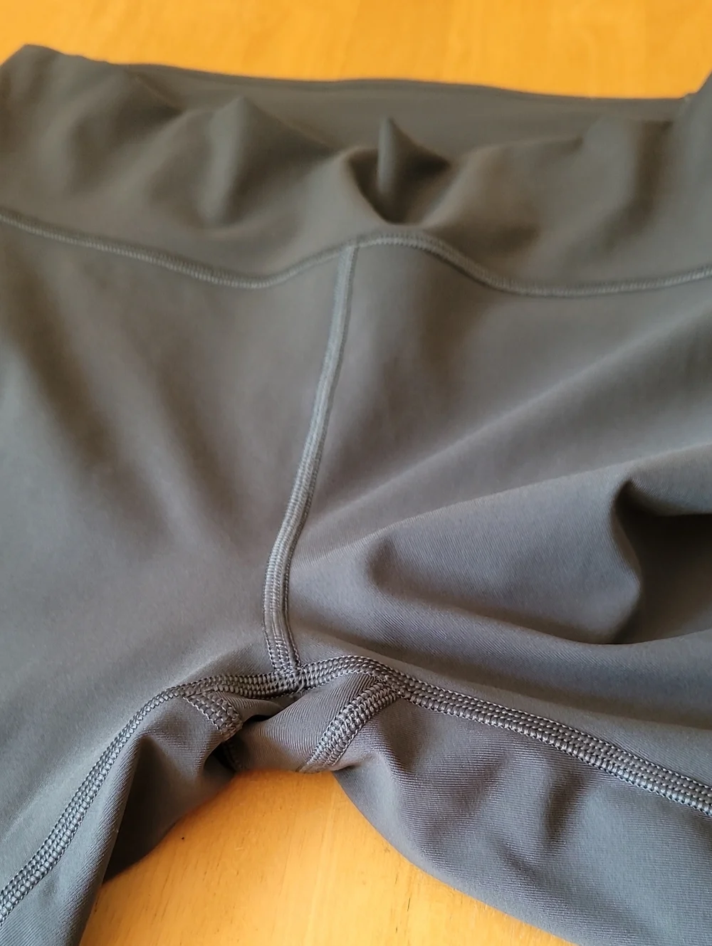 Lululemon Leggings Play Off The Pleats Tight 25
